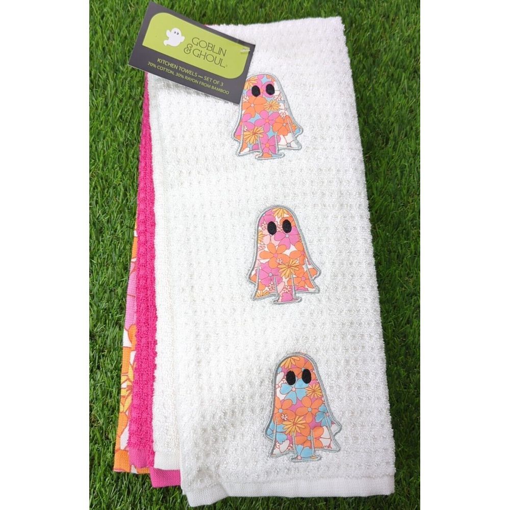 Goblin & Ghoul Kitchen Towels Hippie Ghost Flowers Set Of 3 Halloween Groovy